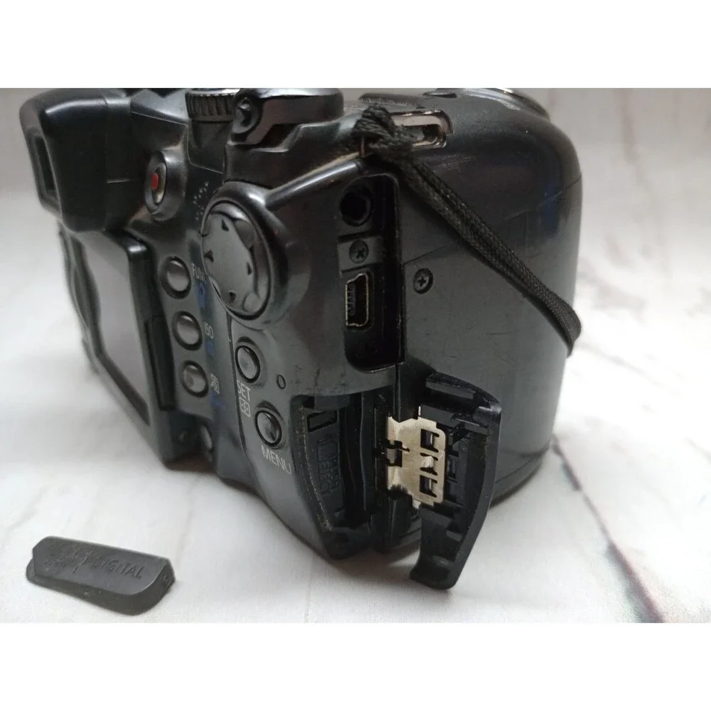 Canon PowerShot S3 IS Black 6.0MP Digital Camera As Is For Parts Only